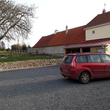 Gite " Le Vieux Noyer" Liesville-sur-Douve Экстерьер фото